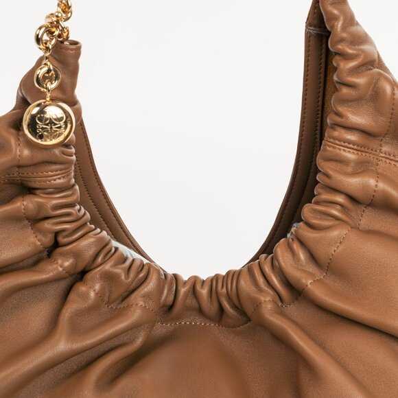 Loewe Squeeze Medium Oak Leather Shoulder Bag - Picture 11 of 16